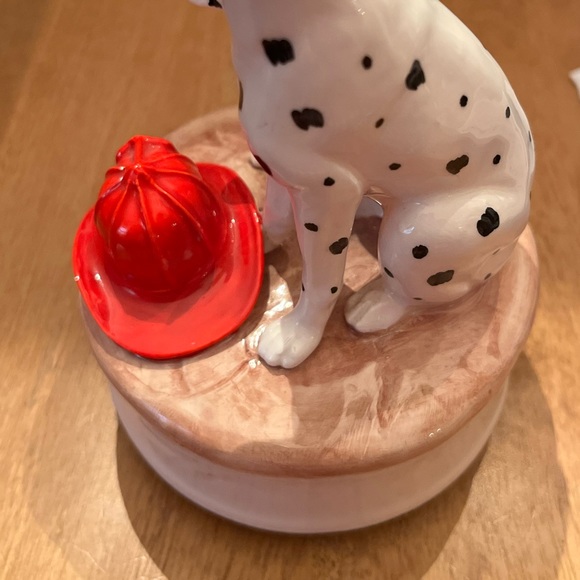 Otagiri Dalmatian with Fire Hat Music Box - vintage 1980โs ๐๐๐จ - Picture 2 of 9